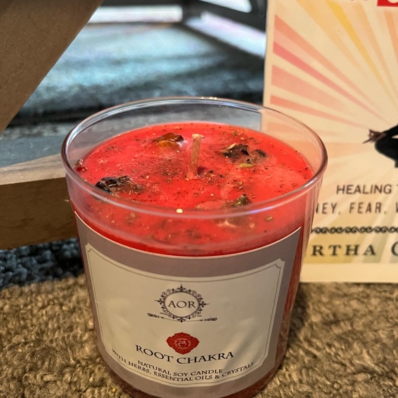 Root Chakra Balancing Guide & Soy Candle Gift Set - Picture 3 of 7